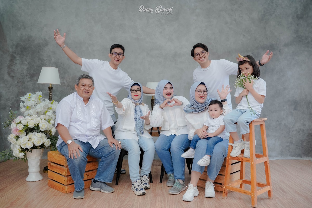 Foto Keluarga Gea | Ruang Garasi Studio