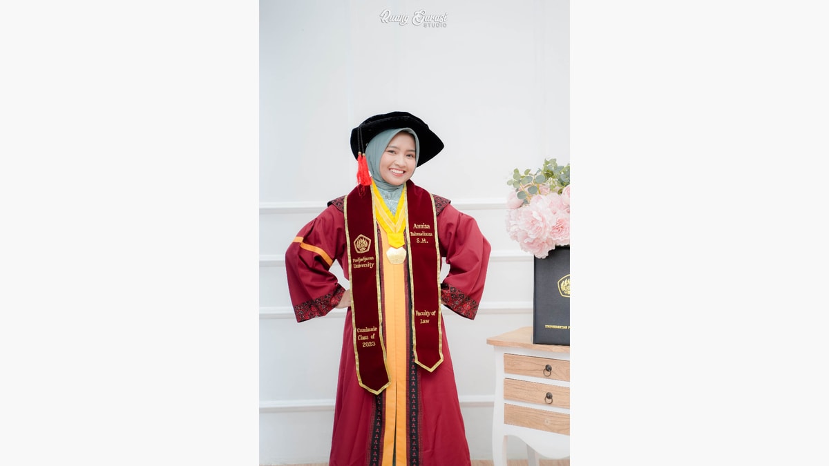 Foto Wisuda Jojo | Ruang Garasi Studio