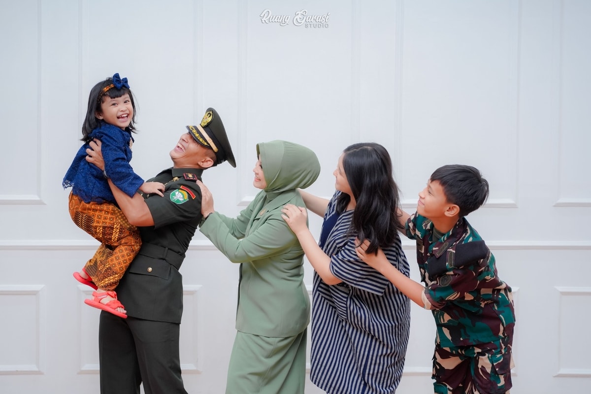 Foto Keluarga Echy | Ruang Garasi Studio