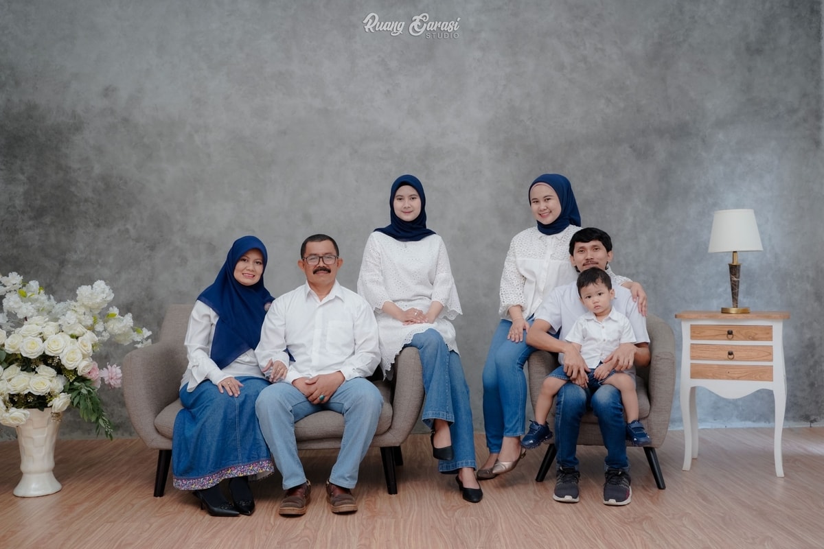 Foto Keluarga Intan | Ruang Garasi Studio