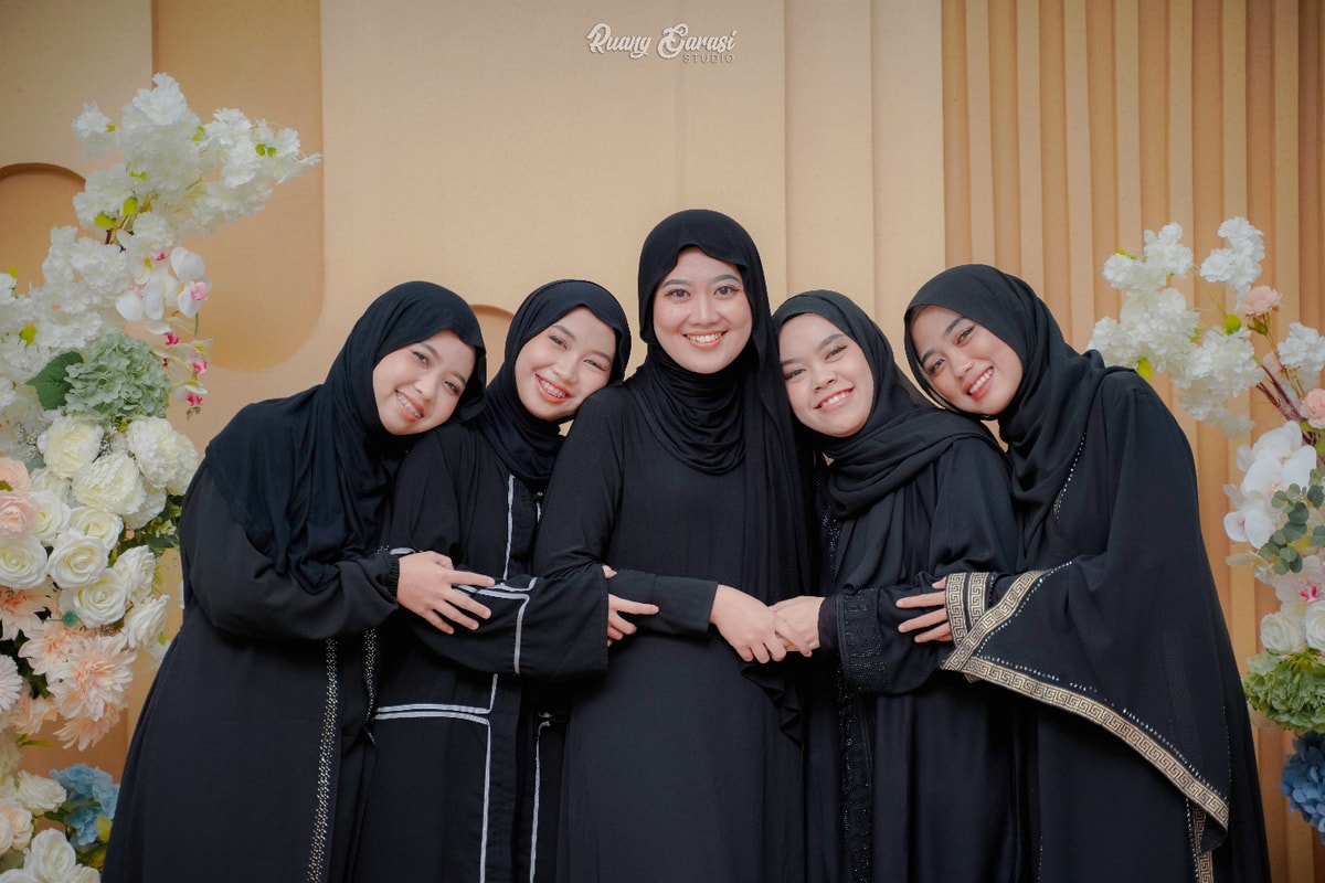 Foto Grup Sri | Ruang Garasi Studio