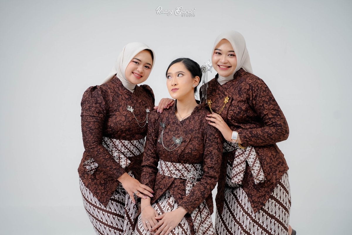 Foto Grup Malika | Ruang Garasi Studio