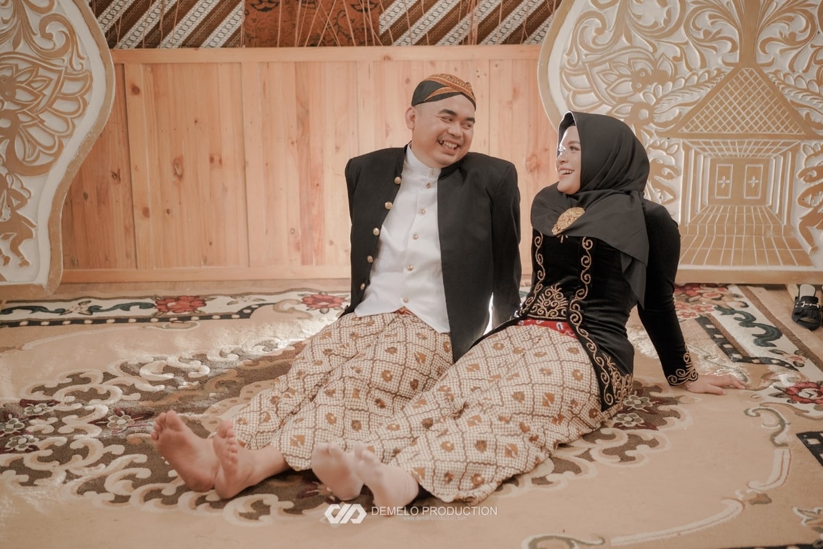 Simple Prewedding Indoor