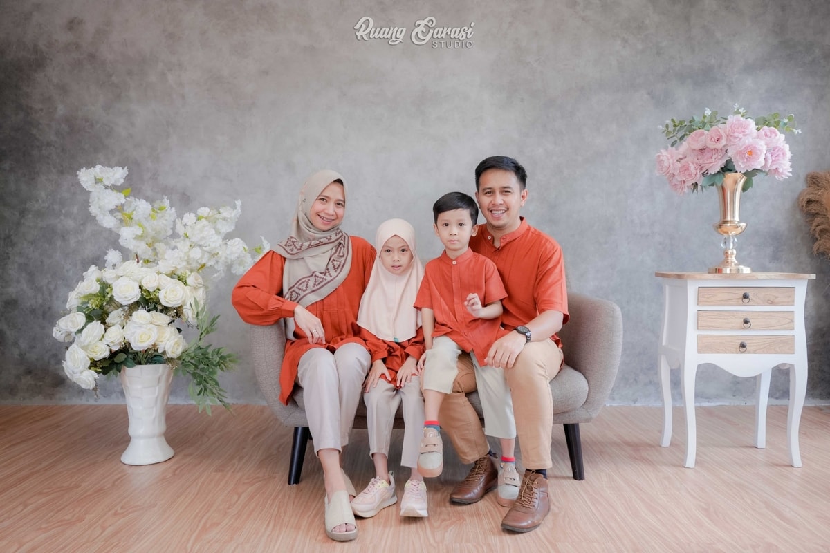 Foto Keluarga Mugi | Ruang Garasi Studio