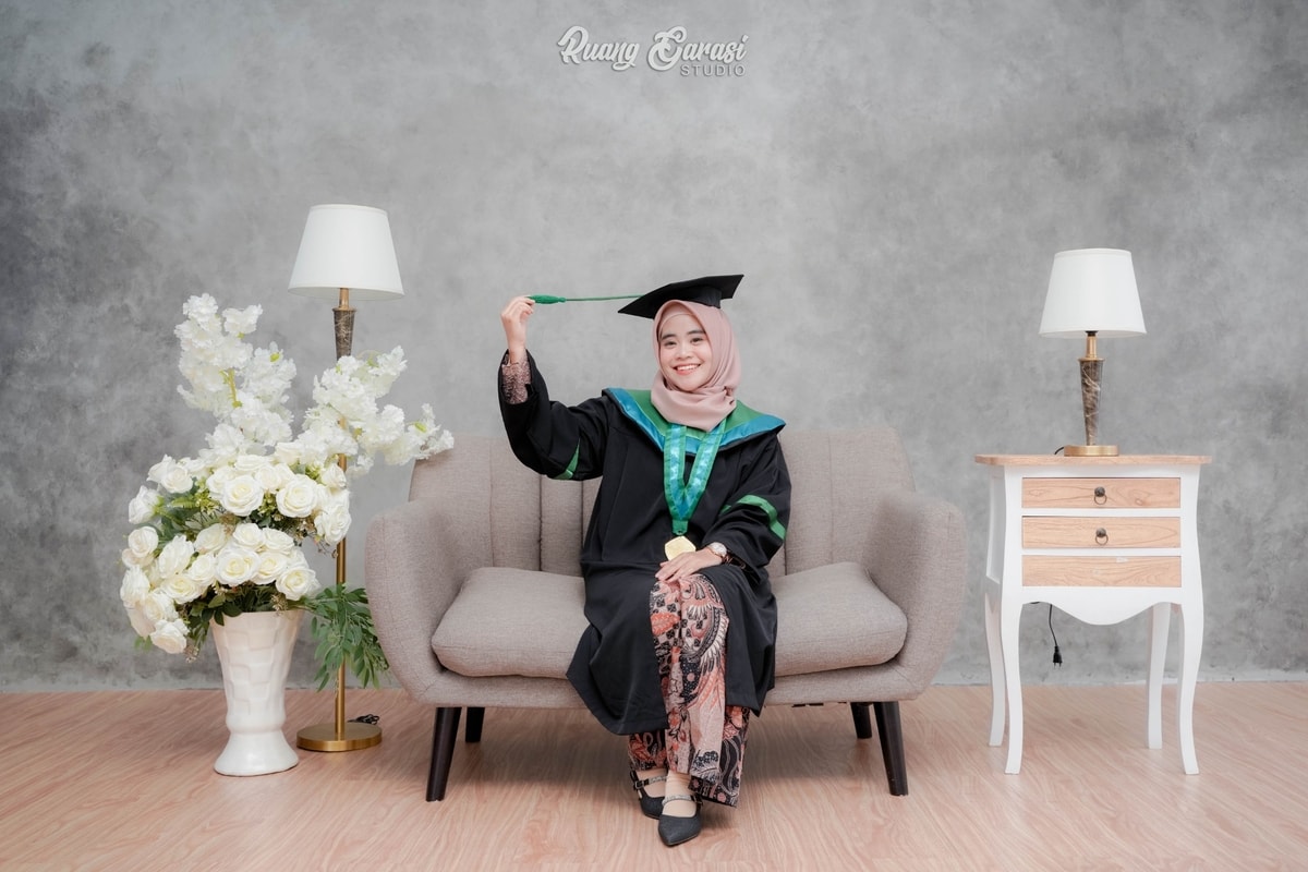 Foto Wisuda Rahma | Ruang Garasi Studio