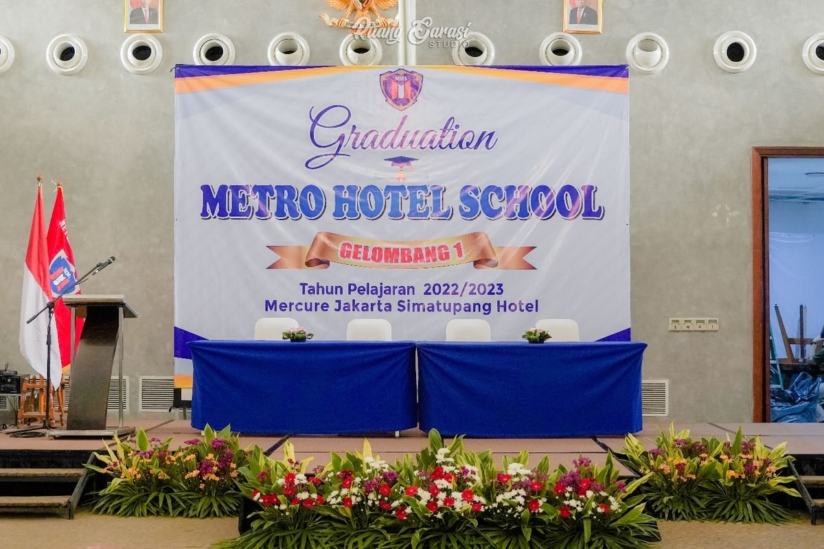 Wisuda Metro Hotel School | Ruang Garasi Indonesia