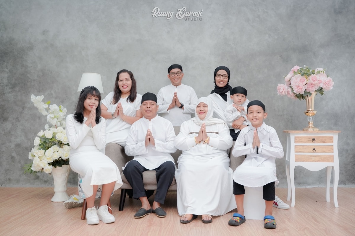 Foto Keluarga Arie | Ruang Garasi Studio