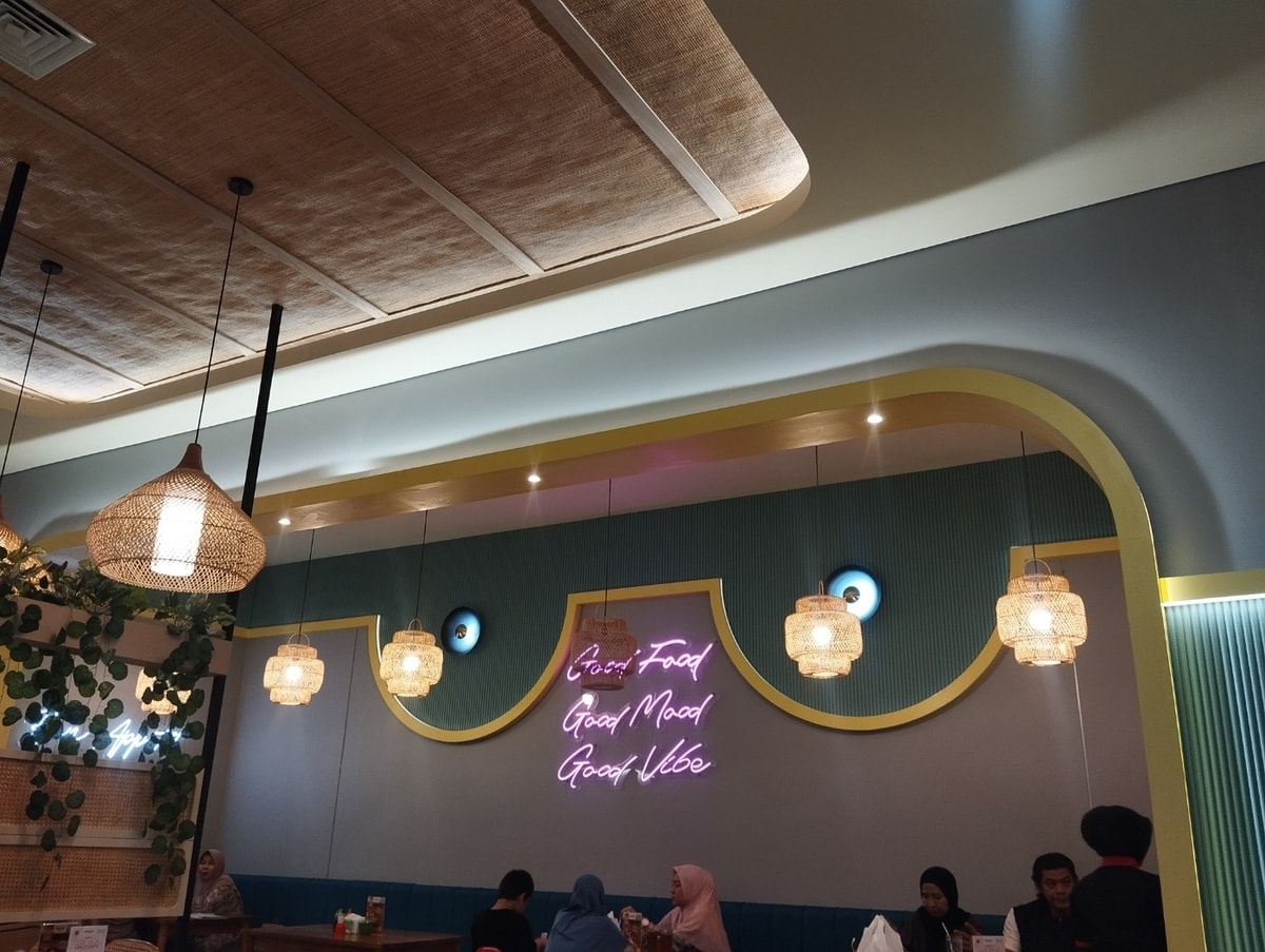 Review Bakso Campur Spesial di Bakso Lapangan Tembak Senayan OPI Mall Palembang: Rekomendasi Bakso Lezat di Palembang