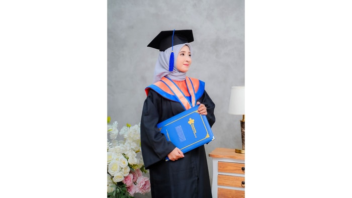 Foto Wisuda Lathifa | Ruang Garasi Studio