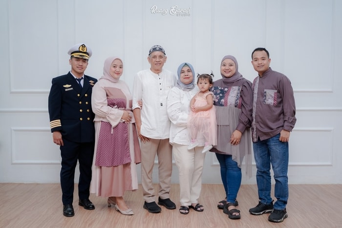 Foto Keluarga Alula | Ruang Garasi Studio