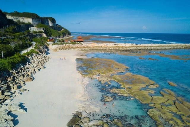 Pantai Melasti terletak di bagian selatan Pulau Bali. Area ini terkenal dengan pantai pasir putih yang masih bersih. Pantai Melasti sering digunakan untuk upacara Melasti setiap menjelang Hari Raya Nyepi