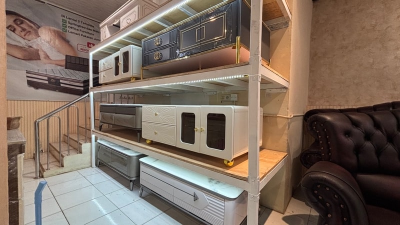 toko furniture di Indralaya - display meja tamu di Vermont Office & Home Living Palembang